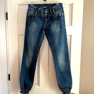 NWOT LOVE L.A. jogger jeans